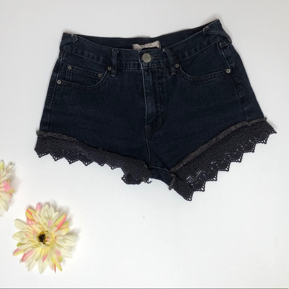 🌙 3 for $20 Free People Jean Shorts Crotchet Lace - Picture 2 of 6